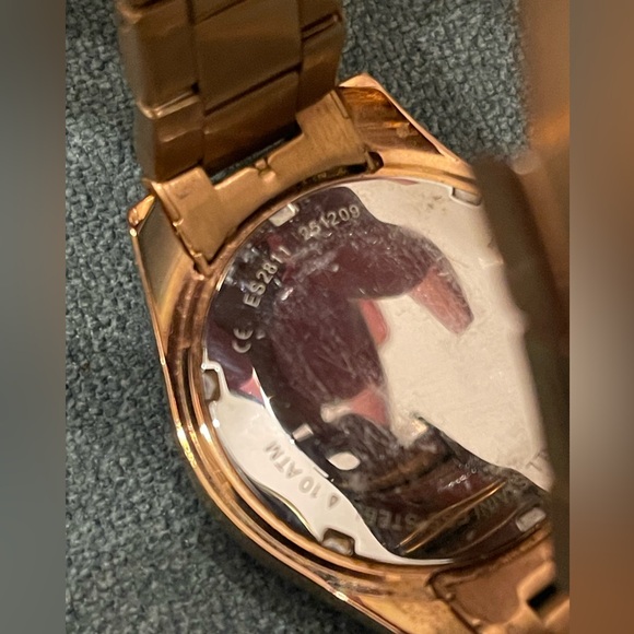 Fossil Women’s Riley Multifunction Rose Gold-Tone Stainless Steel Watch - Picture 6 of 10